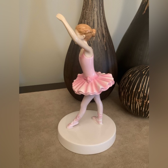 Royal Doulton London - Ballerina “Rhythm and Dance” Bone China Figurine - Picture 4 of 7